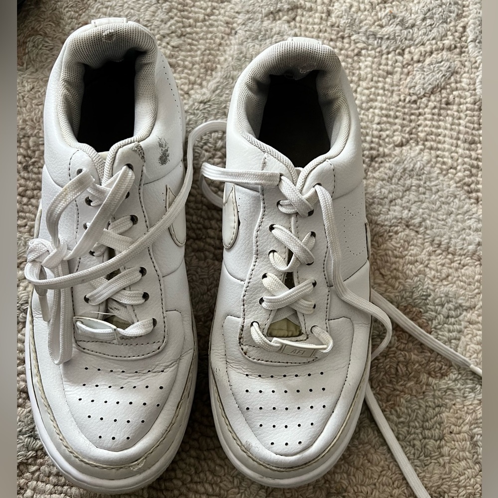 Nike women’s White Athletic Sneakers  Size 7.5